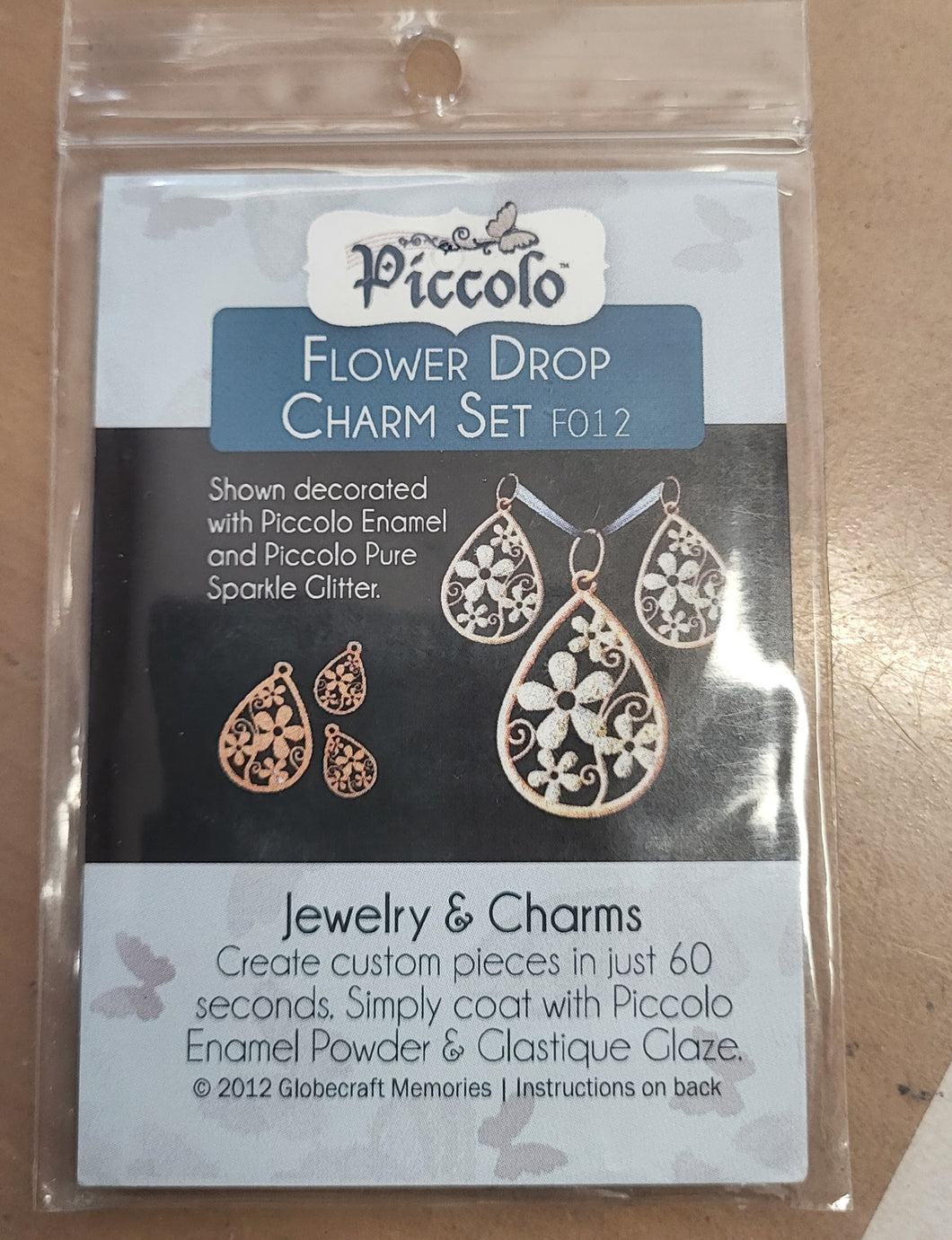Globecraft Memories Flower Drop Charm set F012