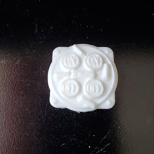 Load image into Gallery viewer, Stamperia Pre-Cast Resin Sir Vagabond Resin Pieces
